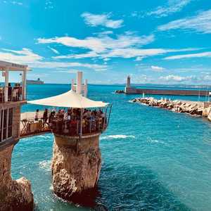 Explorez Nice à votre rythme avec des tours en bus hop-on hop-off – Vues panoramiques, guides audio et arrêts illimités en 2026