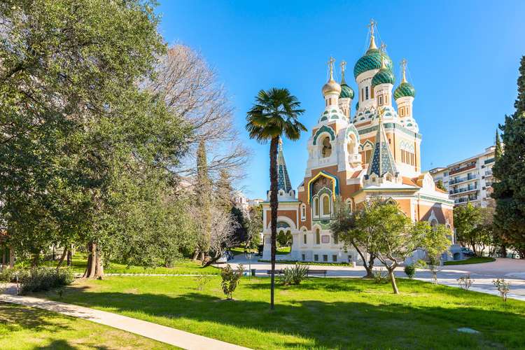 Explorez Nice avec des billets hop-on hop-off – Visites sans souci et vues à couper le souffle en 2025 Découvrez Nice avec des visites en bus hop-on hop-off officielles – Itinéraires flexibles, monuments emblématiques et vues panoramiques en 2025