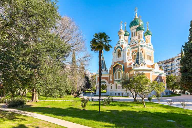 Découvrez Nice avec des visites en bus hop-on hop-off officielles – Itinéraires flexibles, monuments emblématiques et vues panoramiques en 2026